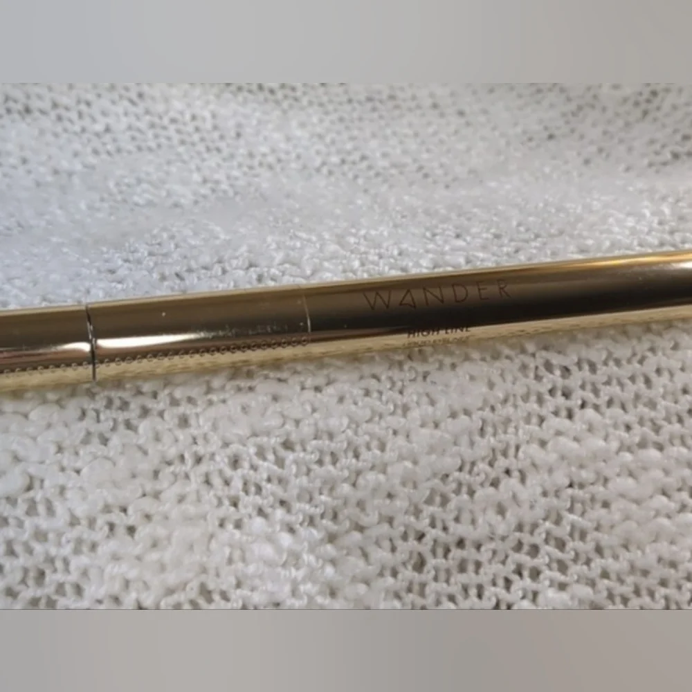 Wander Beauty High Line Liquid Eyeliner in Runway, 0.6ml/0.02fl oz